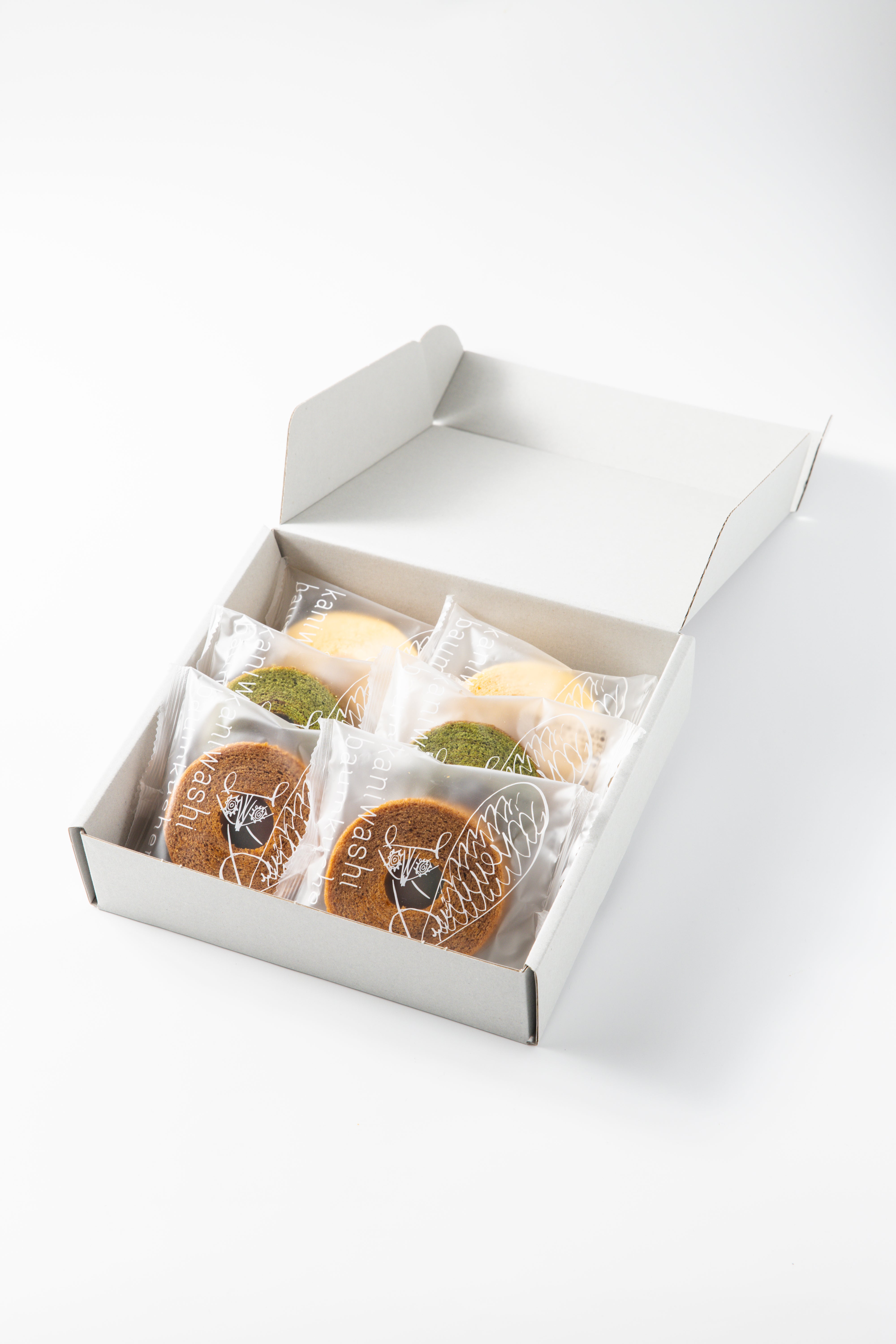 《可愛いパッケージが人気》バウムクーヘン6個入りBOX